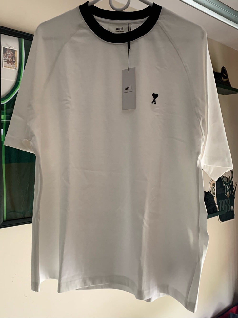 Ami White Short-Sleeve Tee with Black Contrast Collar and Heart Logo